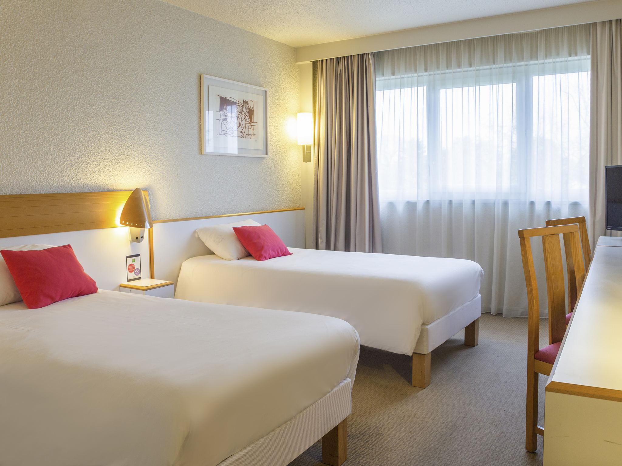 Отель Ibis Styles Tours Sud Шабре-ле-Тур Экстерьер фото
